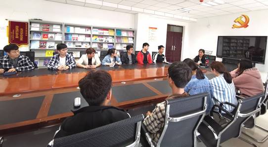 说明: 703506415719549362